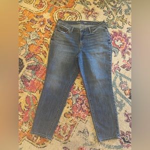 Old Navy Ladies- OG straight jeans. Ankle length. Size 14